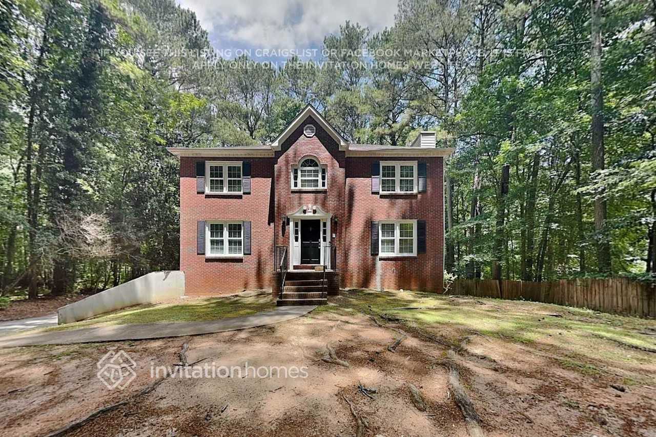 110 Woodsong Dr
