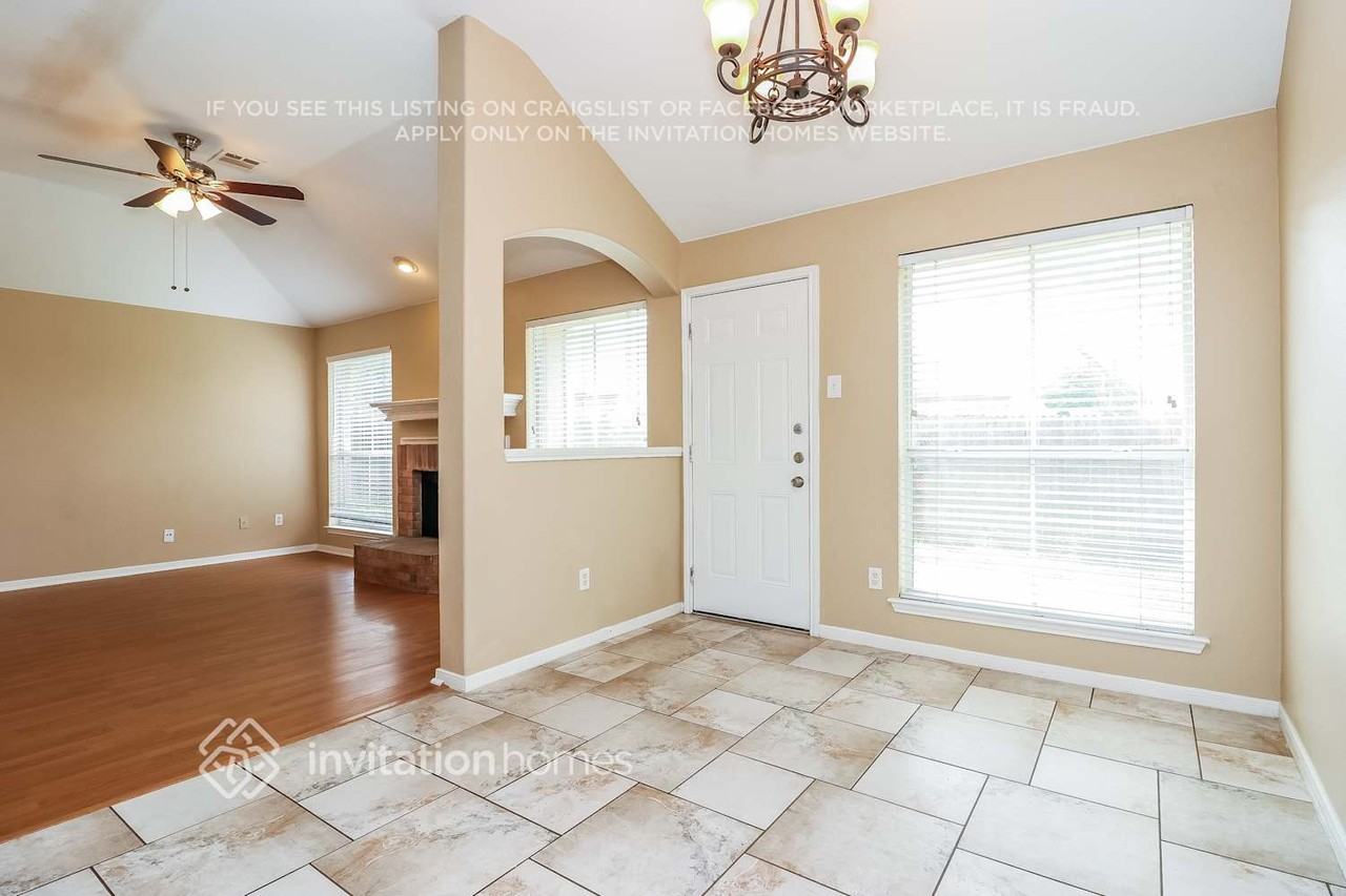 640 Willowwood Trl - Photo 3 of 16