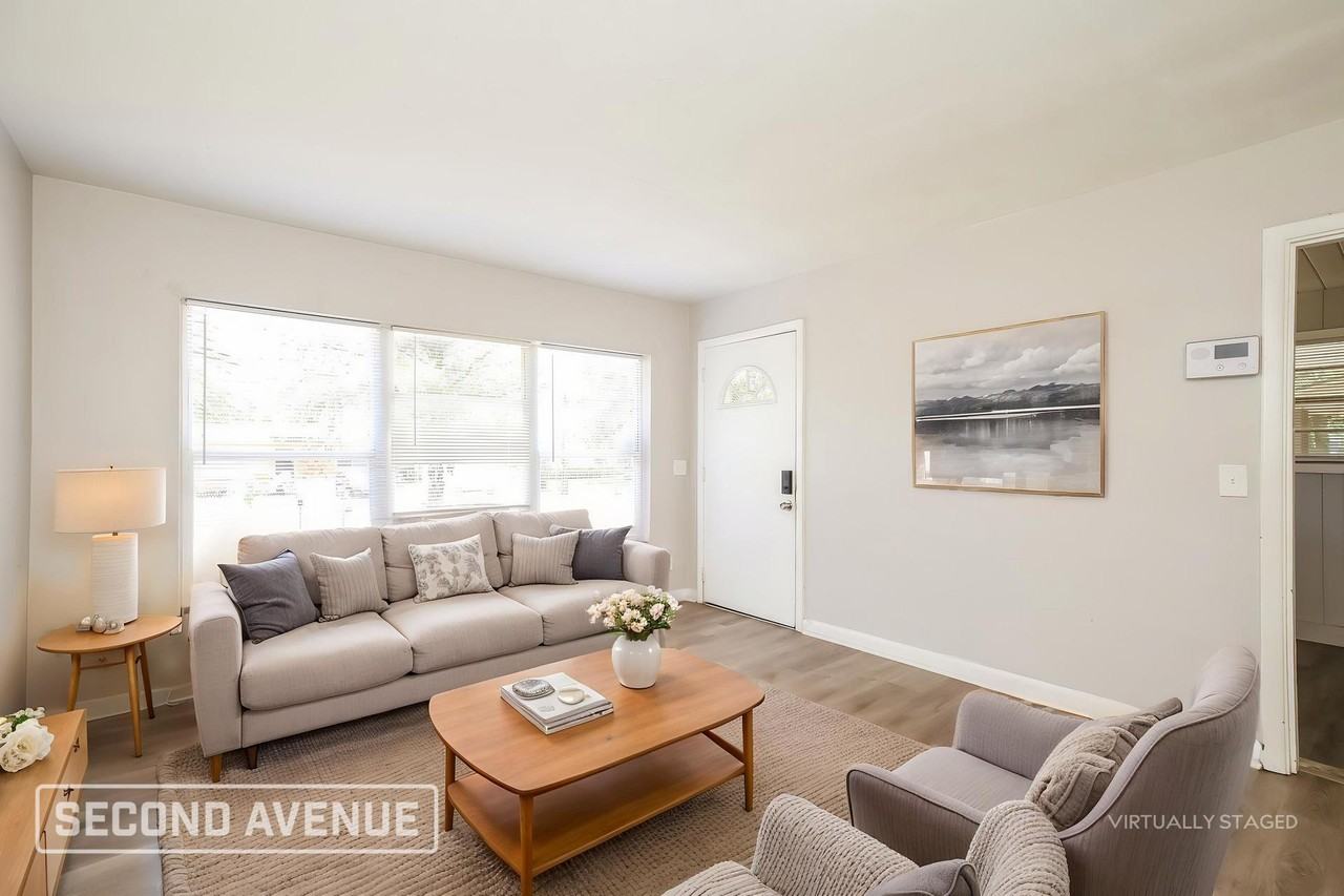 3015 Lansdell Dr - Photo 2 of 17
