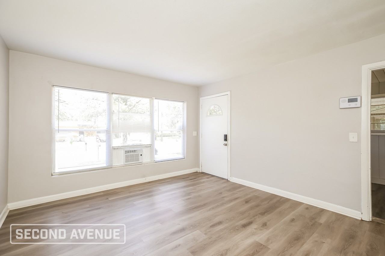 3015 Lansdell Dr - Photo 4 of 17