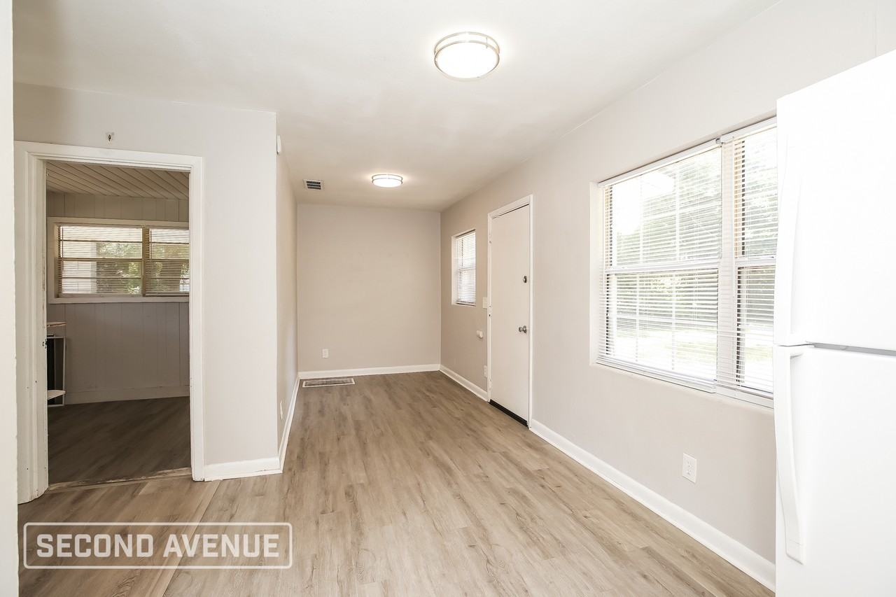 3015 Lansdell Dr - Photo 7 of 17