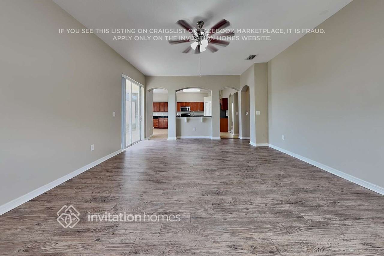 1401 Gallberry Ct - Photo 4 of 21