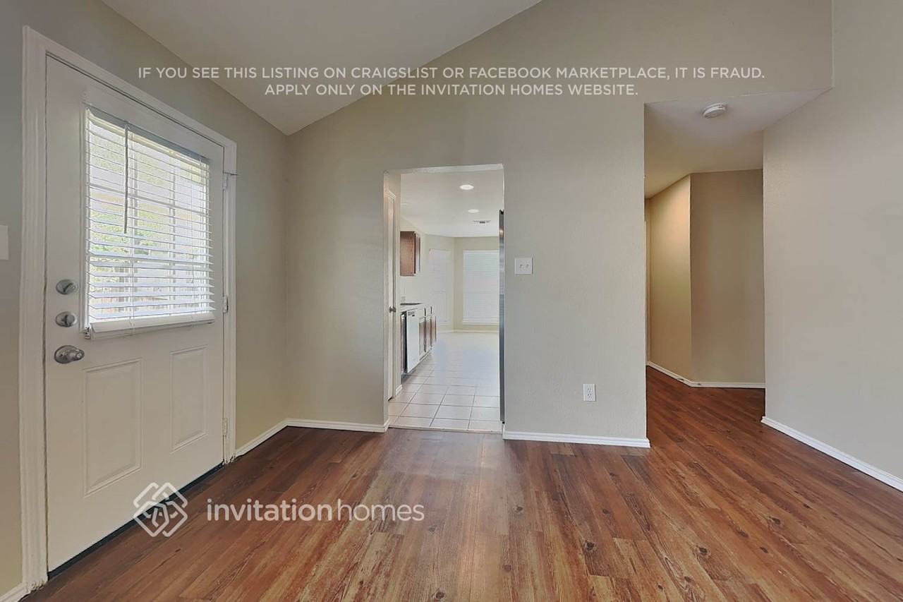 10321 Pleasant Mound Dr - Photo 3 of 18