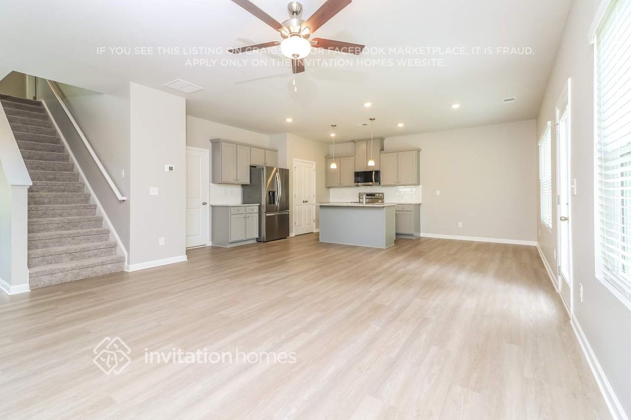 139 W Woodland Mnr - Photo 6 of 18