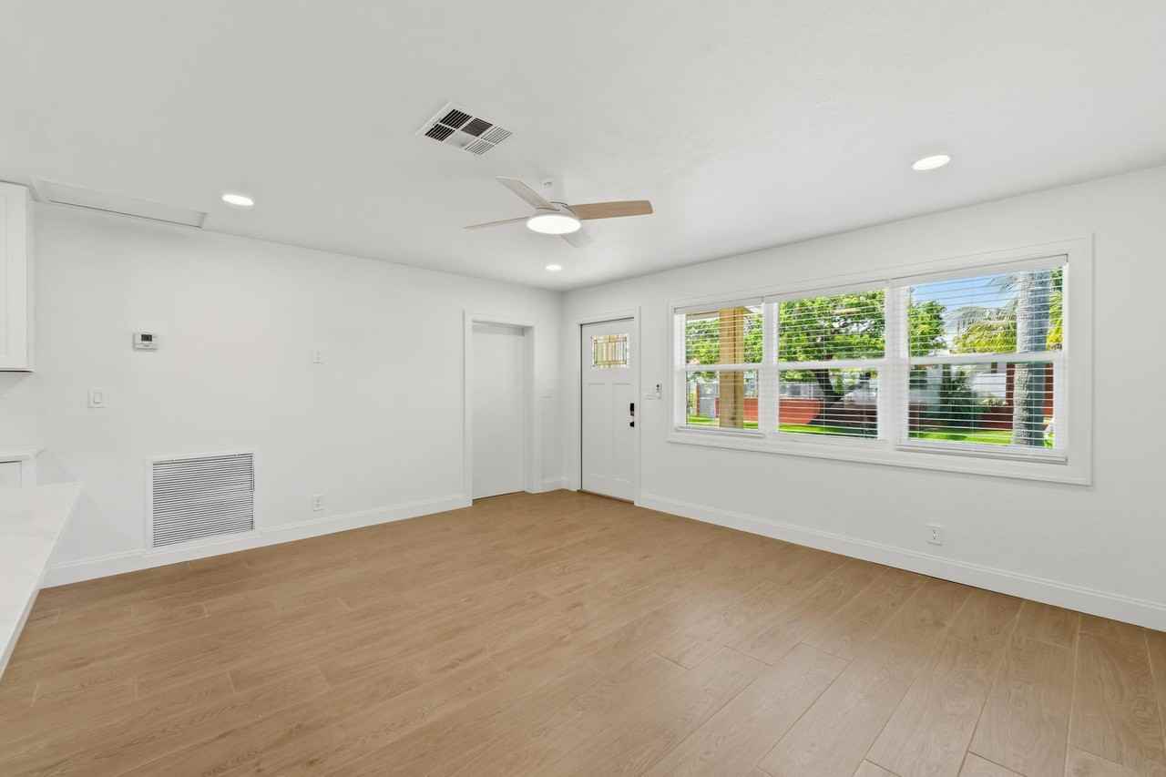 802 Lytle Street - Photo 3 of 15