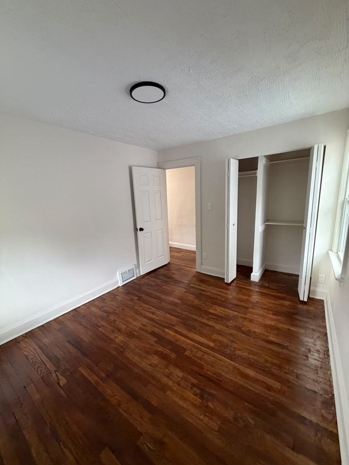3559 W 122nd St #1 - Photo 6 of 15