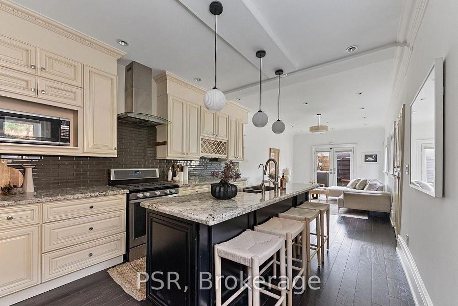 126 Dovercourt Road - Photo 5 of 34