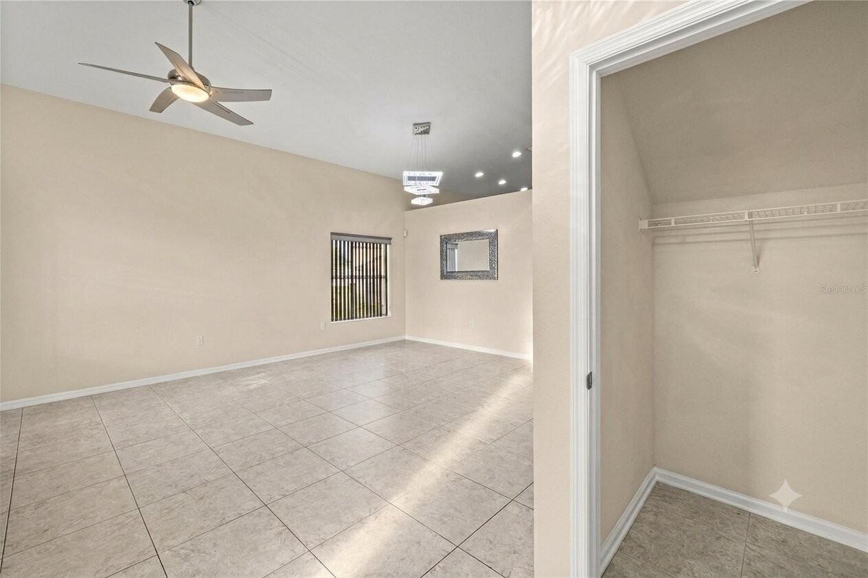 5438 Sw 49th Ave #1 - Photo 5 of 11