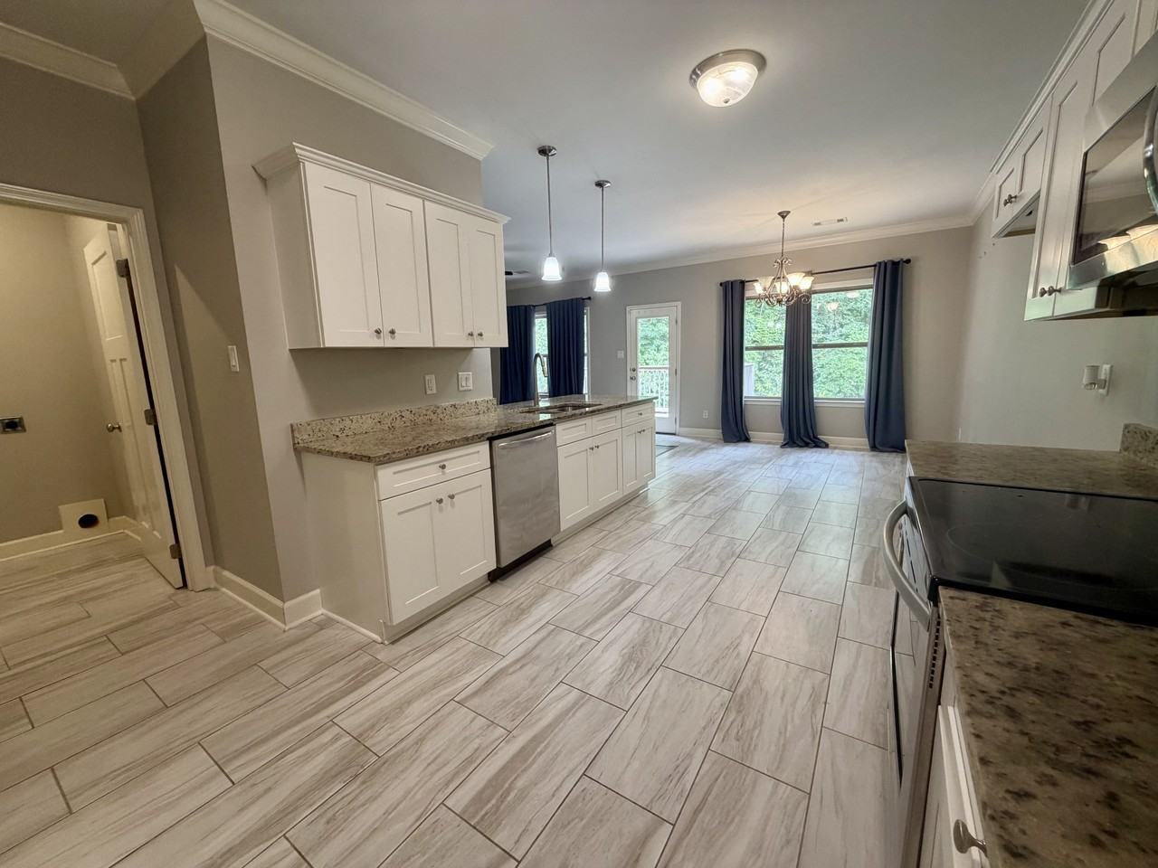 4512 Western Woods Dr #1 - Photo 5 of 17