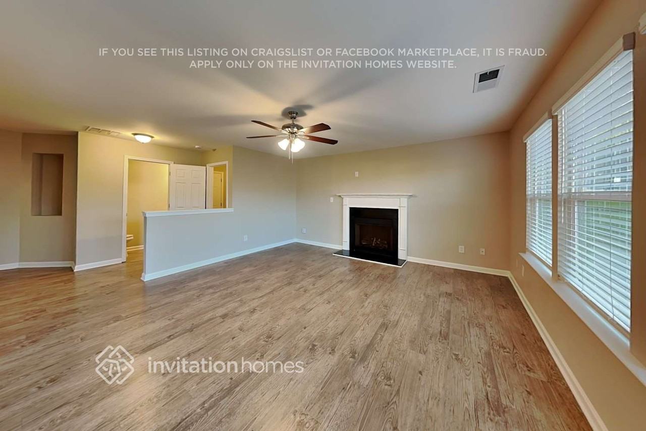 925 Donington Cir - Photo 5 of 22