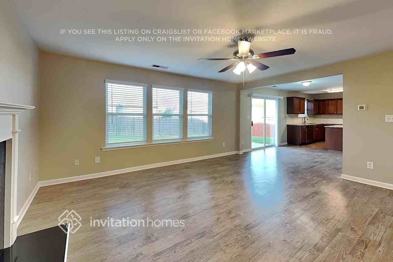 925 Donington Cir - Photo 6 of 22