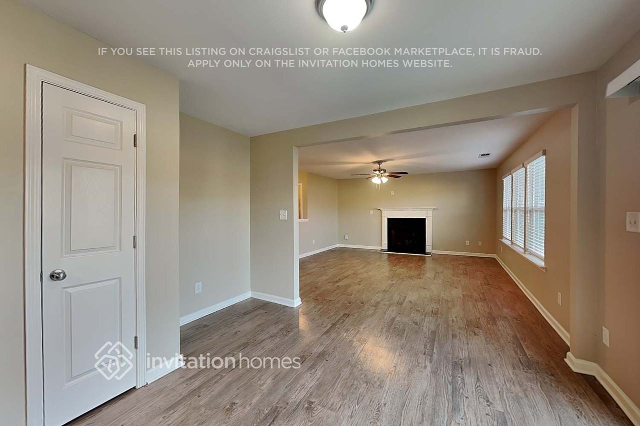 925 Donington Cir - Photo 7 of 22