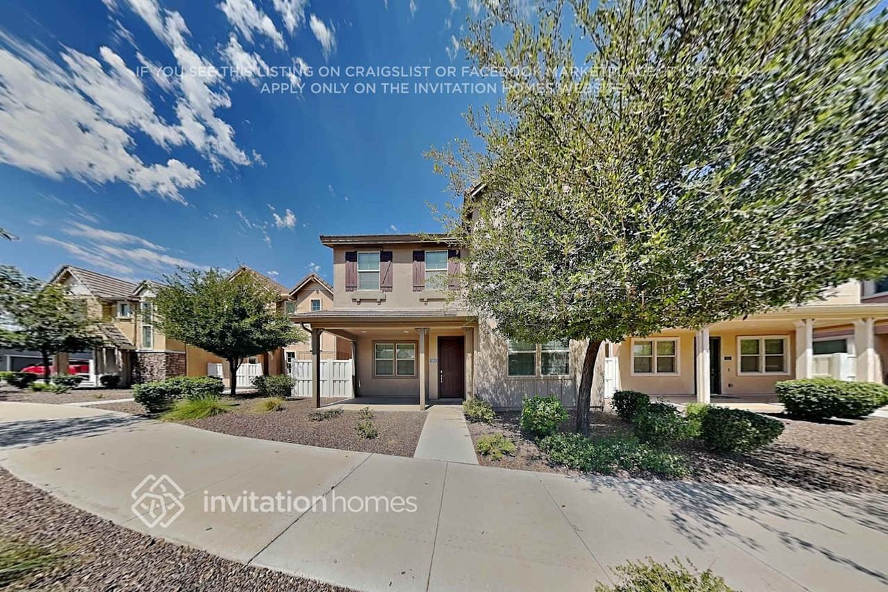 2263 S Agnes Ln