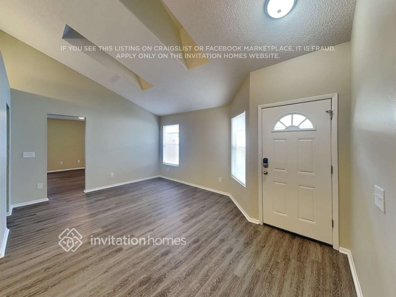 176 Edgewater Cir - Photo 3 of 20
