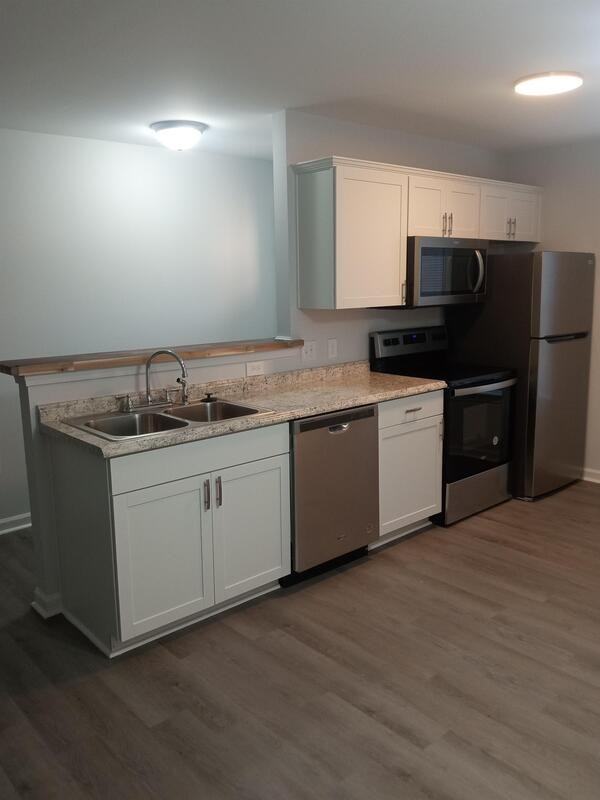 875 State Ct - Photo 2 of 7