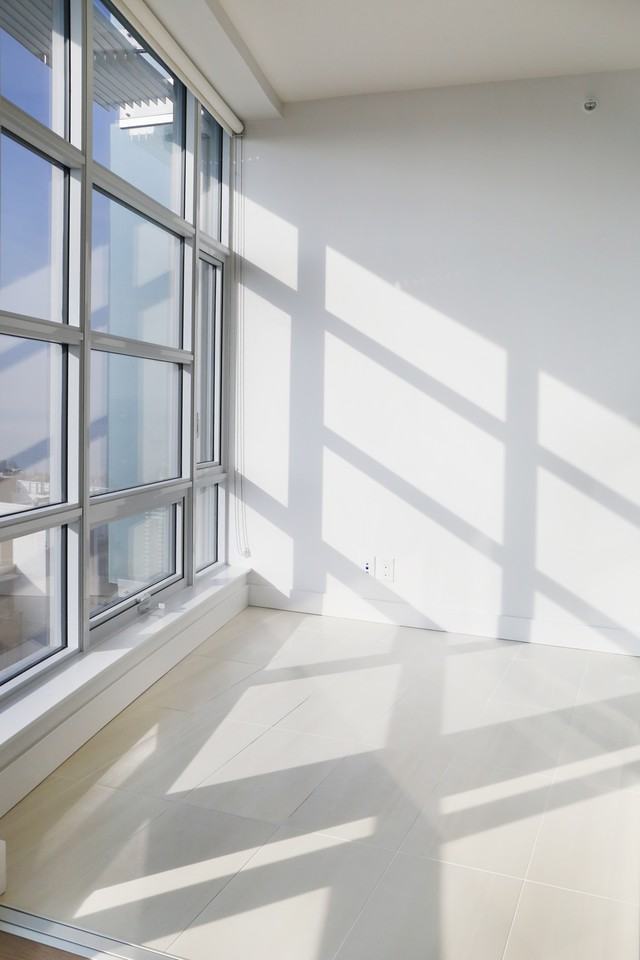 1283 Howe St - Photo 6 of 32