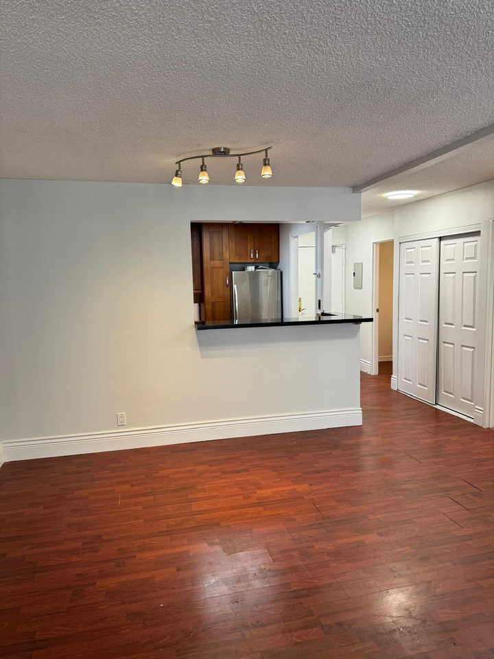 2024 Fullerton Ave - Photo 3 of 8