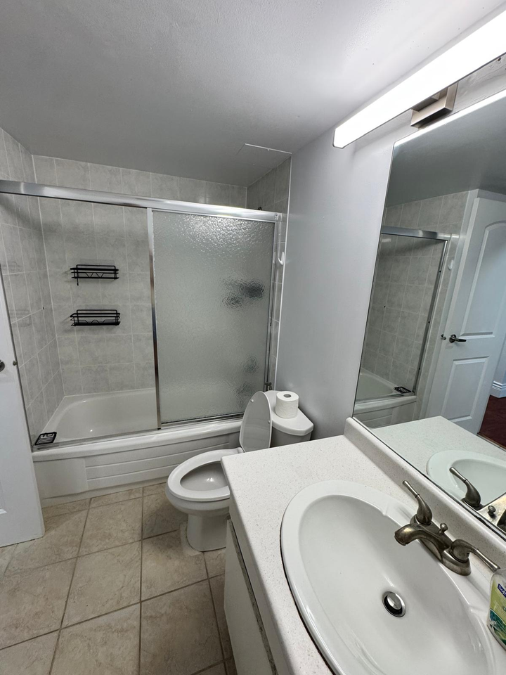 2024 Fullerton Ave - Photo 4 of 8