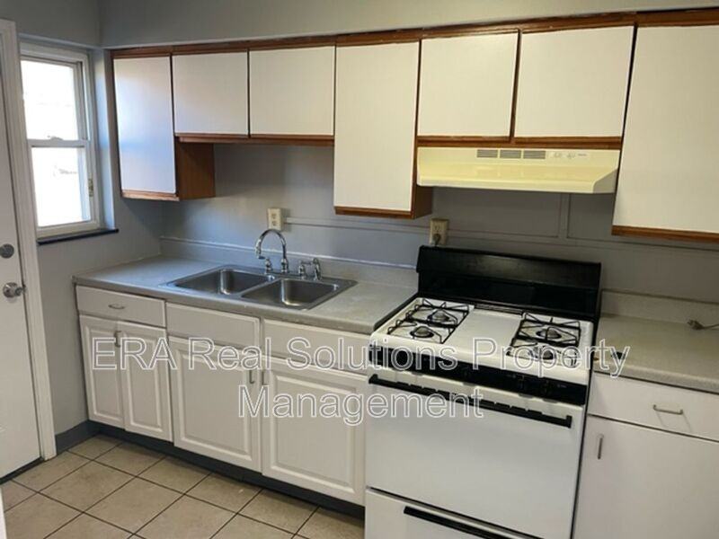 47 N Hampton Rd #D - Photo 6 of 19