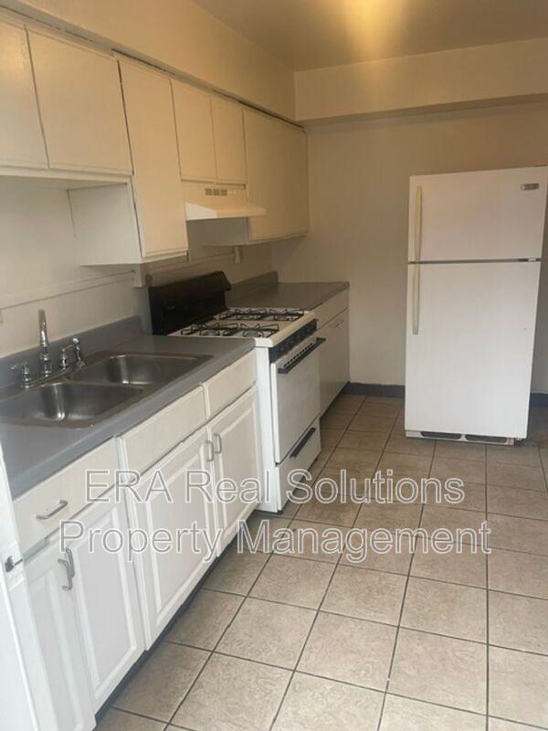 47 N Hampton Rd #D - Photo 7 of 19
