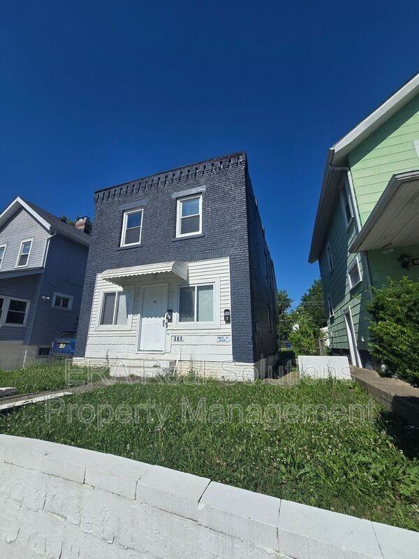 361 S Harris Ave #A - Photo 2 of 18