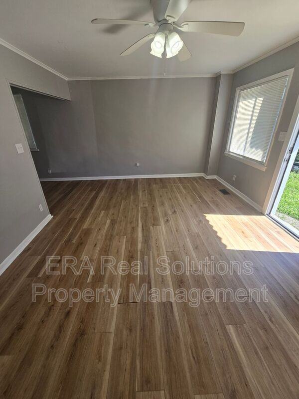 361 S Harris Ave #A - Photo 4 of 18