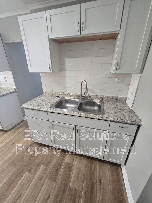 361 S Harris Ave #A - Photo 7 of 18