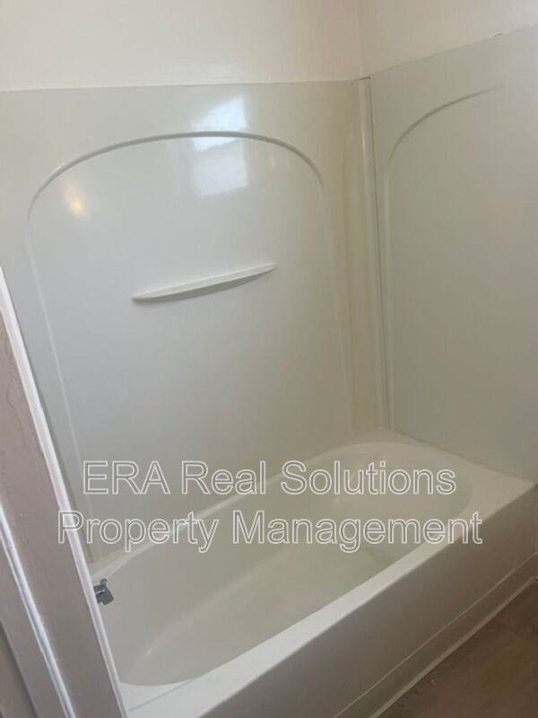 47 N Hampton Rd #B - Photo 5 of 9