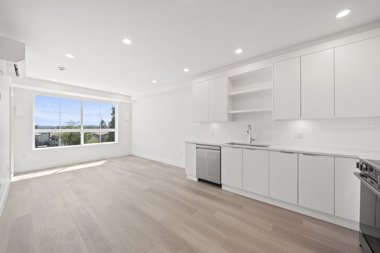 22348 North Ave - Photo 2 of 24