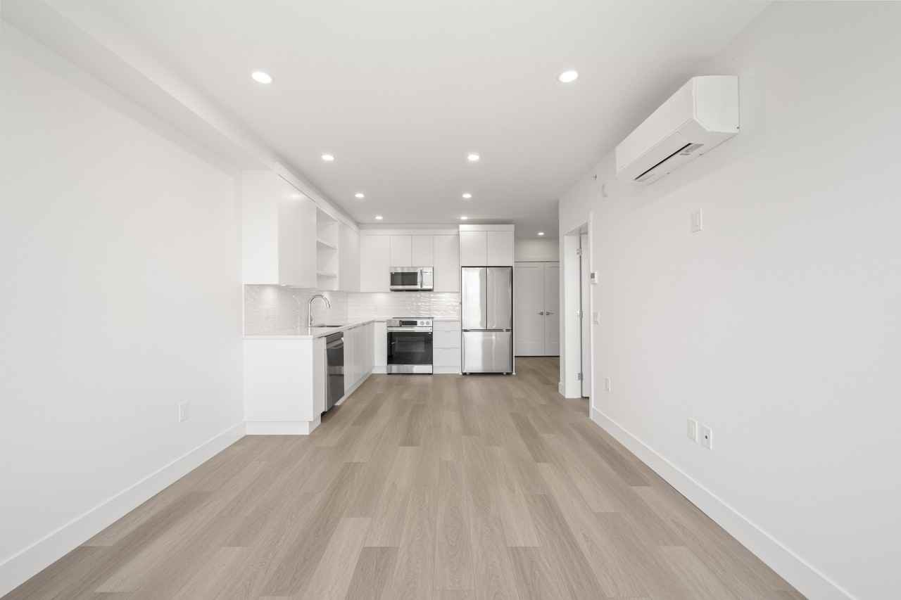 22348 North Ave - Photo 6 of 24