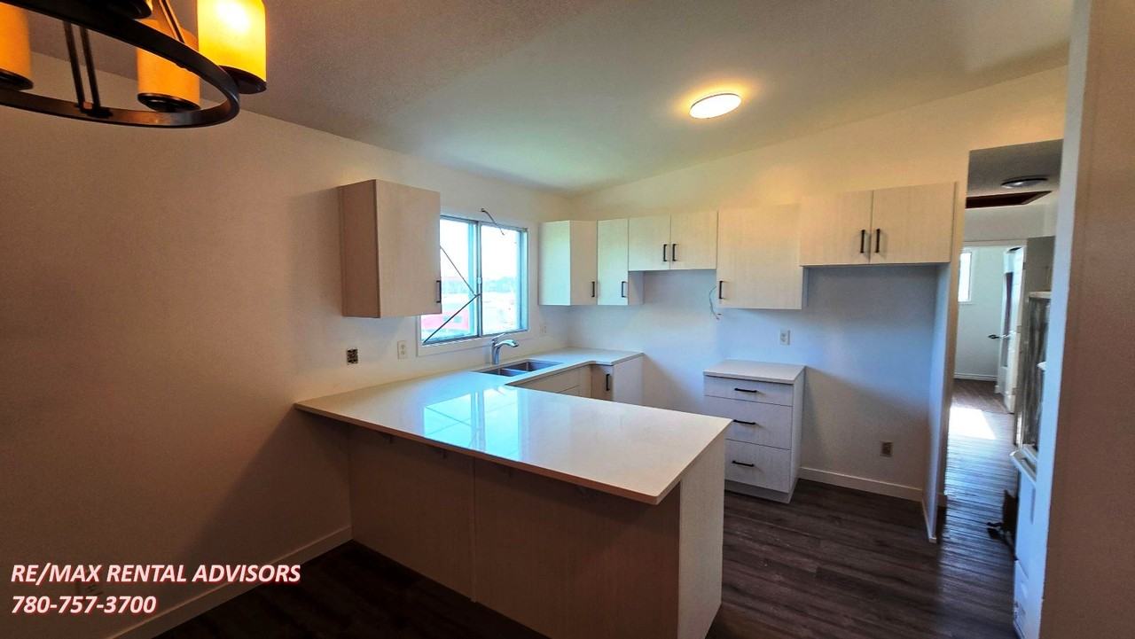 12804 81 Street Northwest - Photo 2 of 30