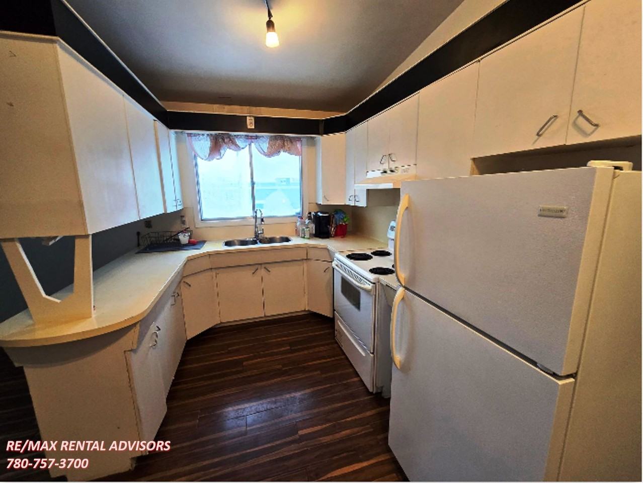 12804 81 Street Northwest - Photo 3 of 30
