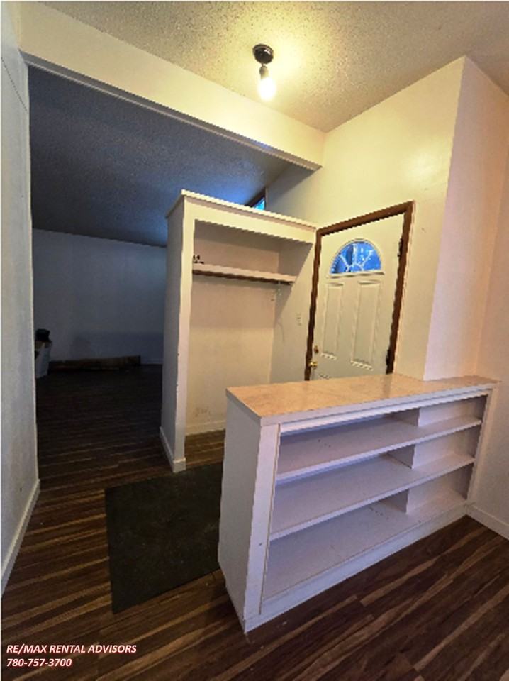 12804 81 Street Northwest - Photo 5 of 30