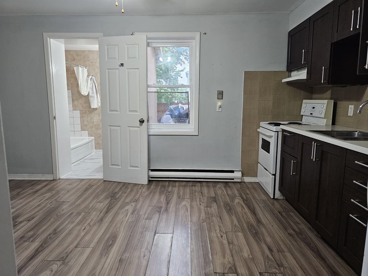 25 Hazel St - Photo 3 of 8