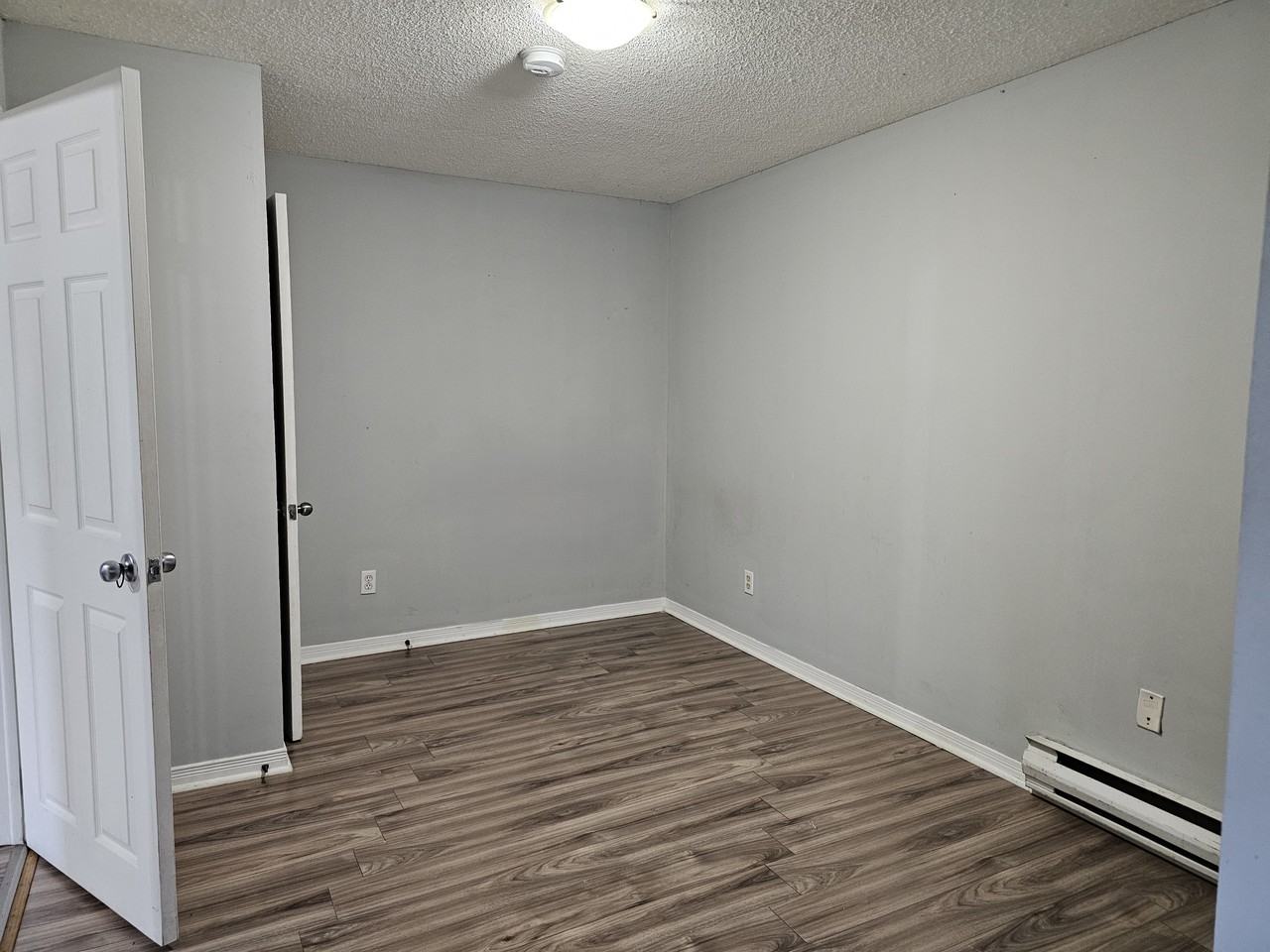 25 Hazel St - Photo 5 of 8