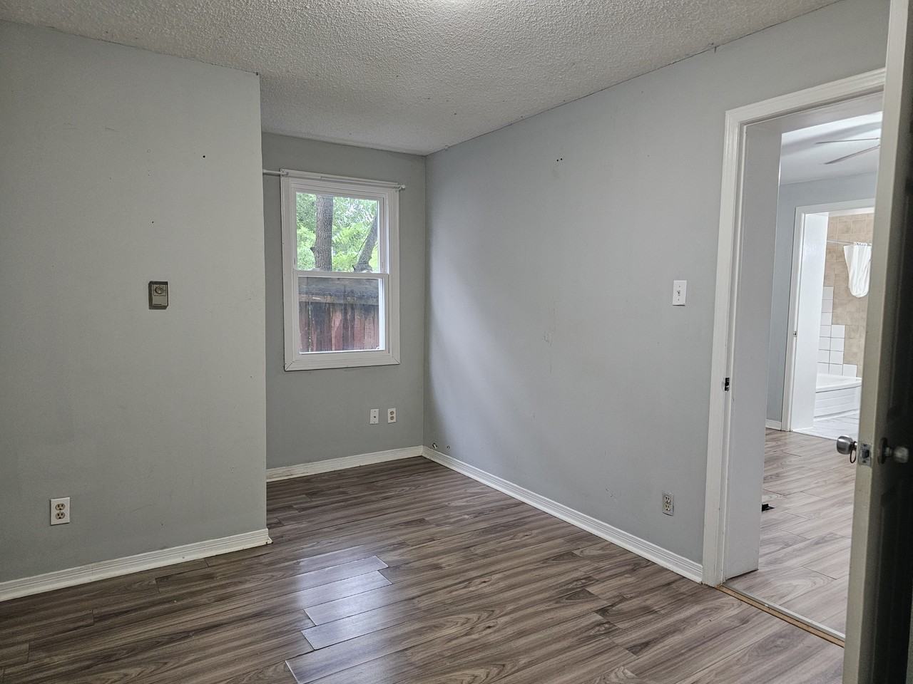 25 Hazel St - Photo 6 of 8