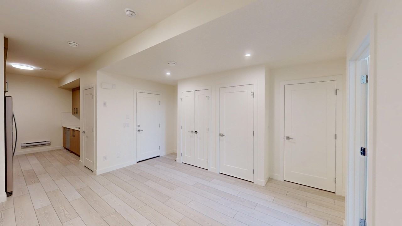 8749 Huxbury Dr Ne - Photo 6 of 12