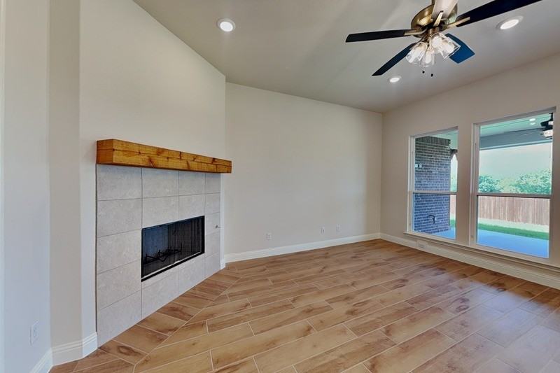 8209 Crystal Lagoon Way - Photo 3 of 16