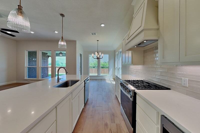 8209 Crystal Lagoon Way - Photo 4 of 16