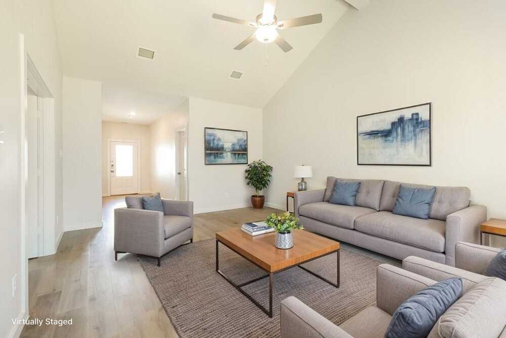 1500 Harvester Dr - Photo 3 of 19