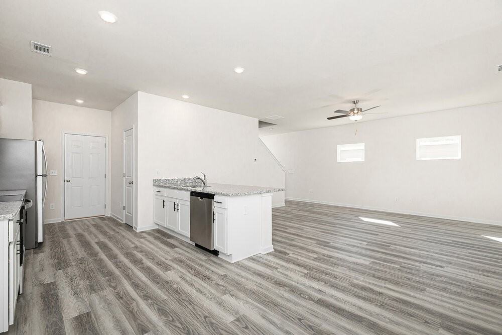 664 Mackenzie Cv - Photo 6 of 20