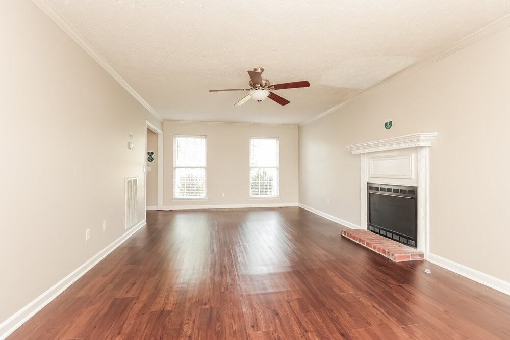 1004 Don Blair Dr - Photo 4 of 17