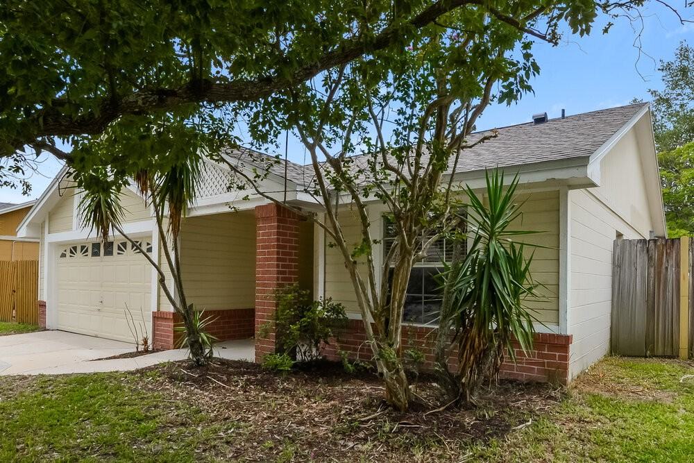 9324 Pavillion Dr - Photo 3 of 16