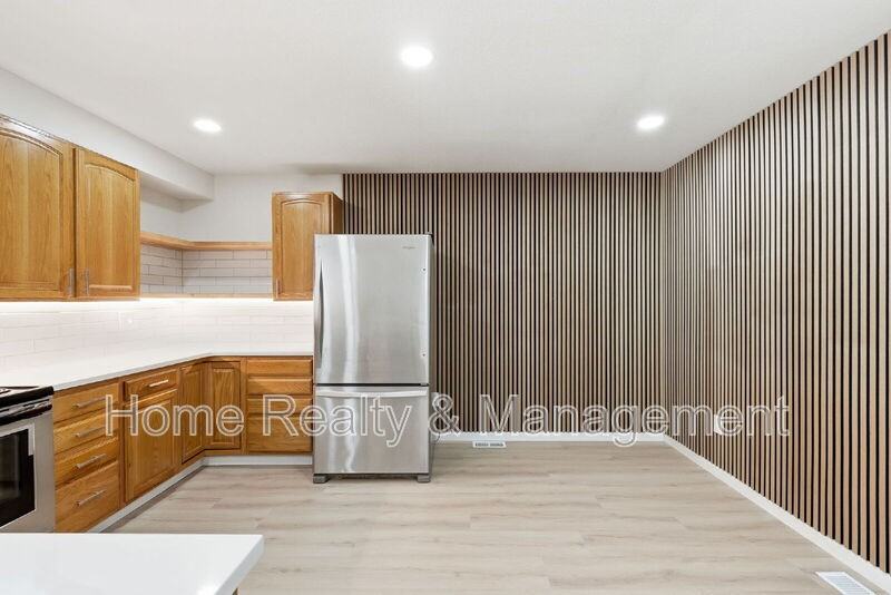11731 Sherman St - Photo 3 of 22