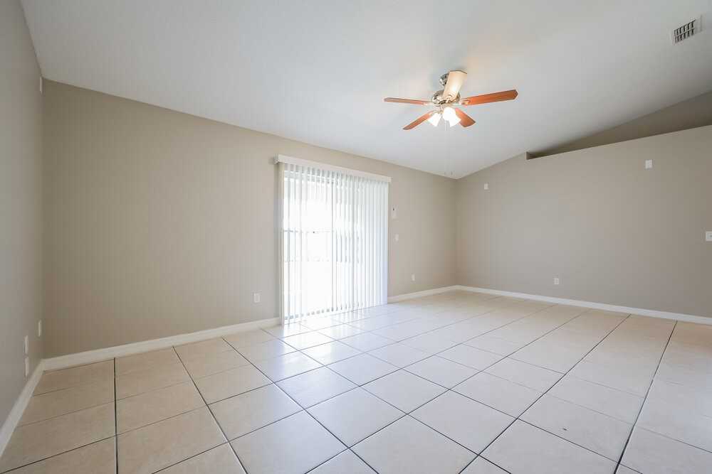 916 Alsace Dr - Photo 3 of 16
