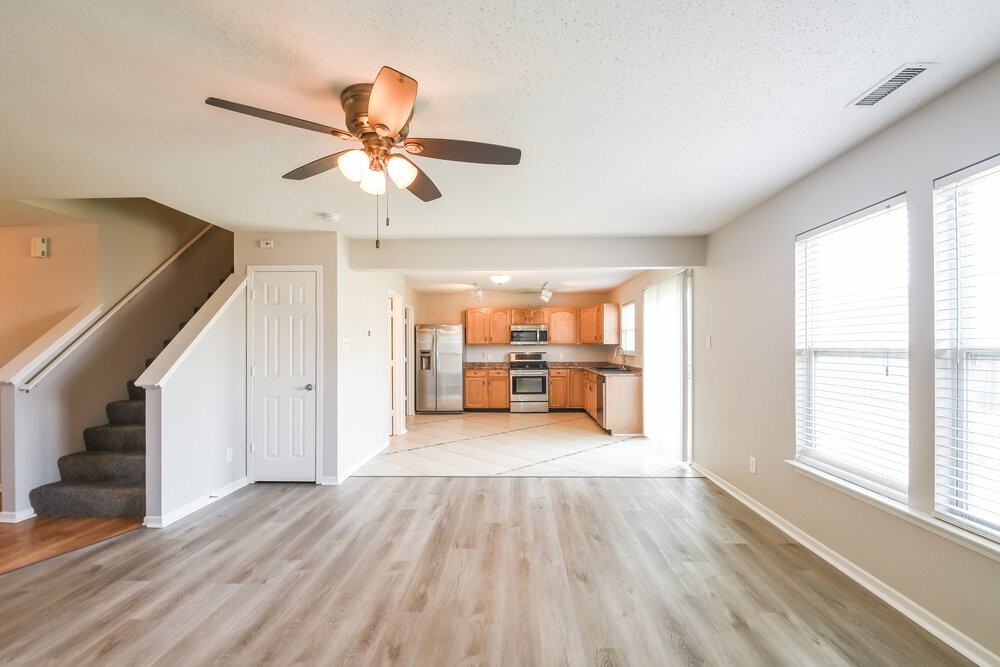 10916 Firefly Ct - Photo 5 of 17