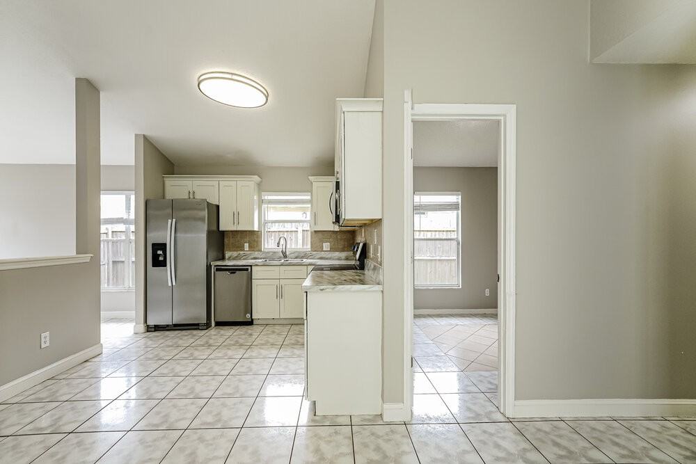 9599 Lupine Ave - Photo 6 of 16