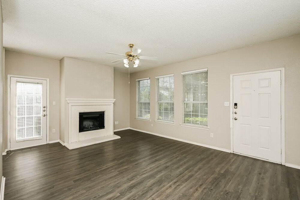 6821 Prairie Hill Rd N - Photo 3 of 16
