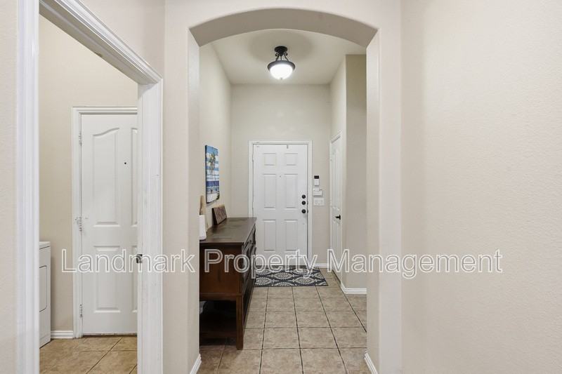 1218 Inglewood Dr - Photo 5 of 28