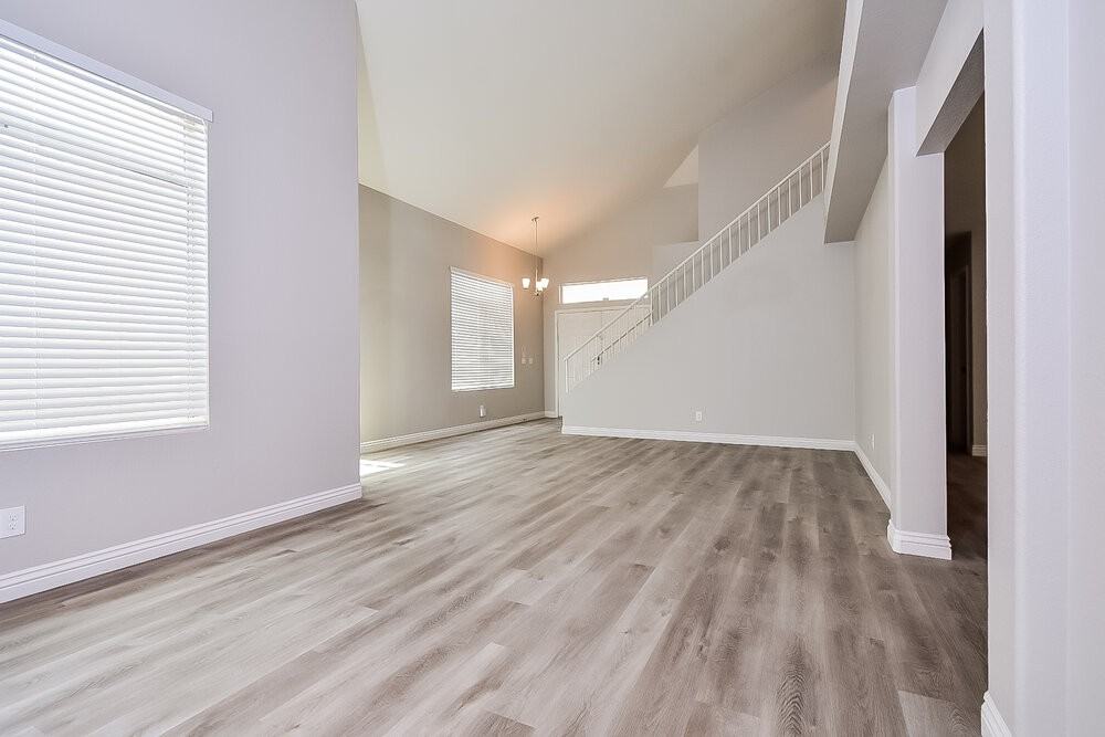 1915 Casa Verde Dr - Photo 4 of 17